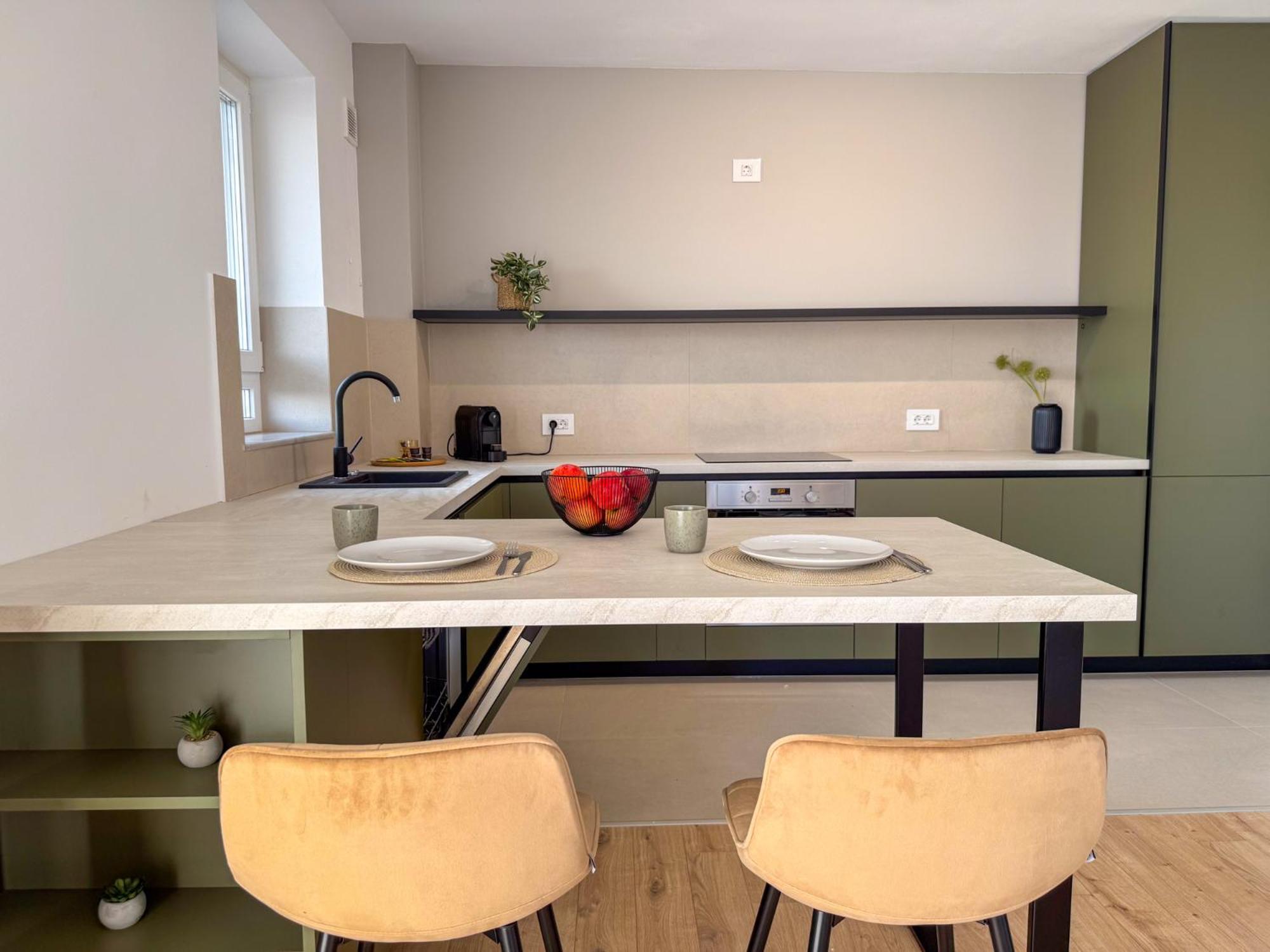 Apartment Cityscape Aparthotel- Modern & Premium Apartments *